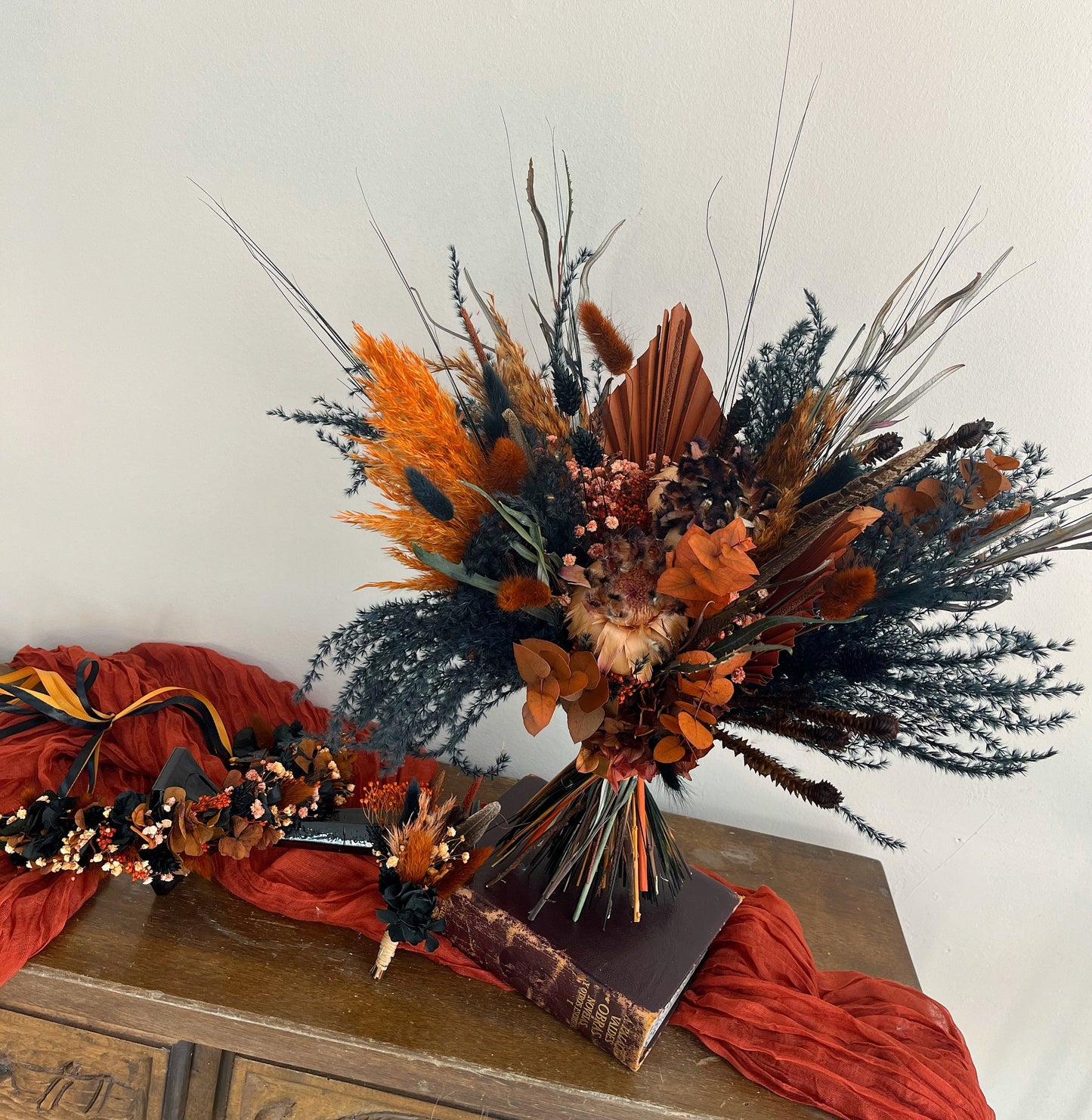 Bouquet Black Rust Moody Boho Bridal Flowers Gothic Wedding Bouquet Witchy Wedding Halloween Bridal Bouquet Misty Wedding Black Bouquet Rust
