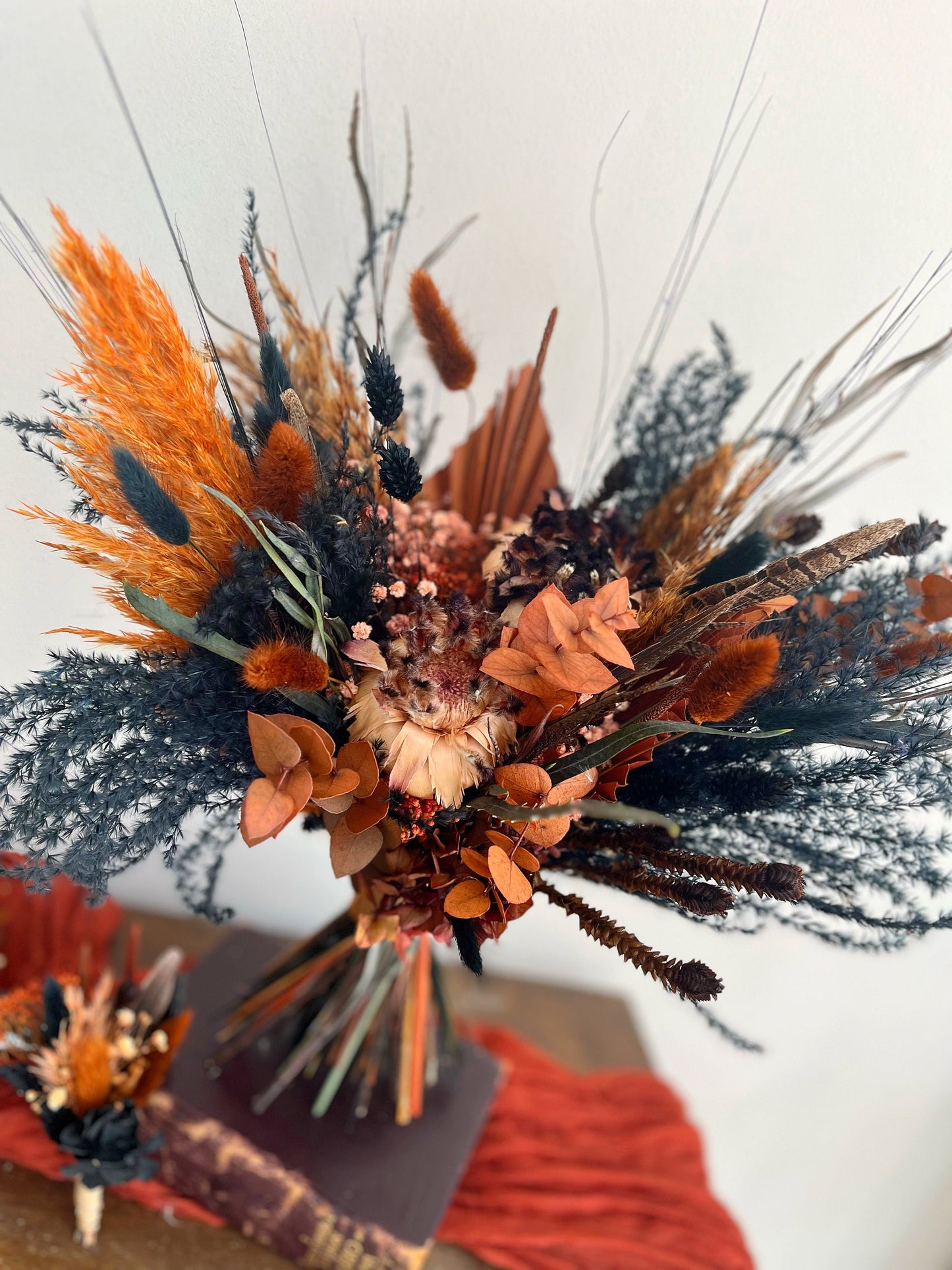 Bouquet Black Rust Moody Boho Bridal Flowers Gothic Wedding Bouquet Witchy Wedding Halloween Bridal Bouquet Misty Wedding Black Bouquet Rust