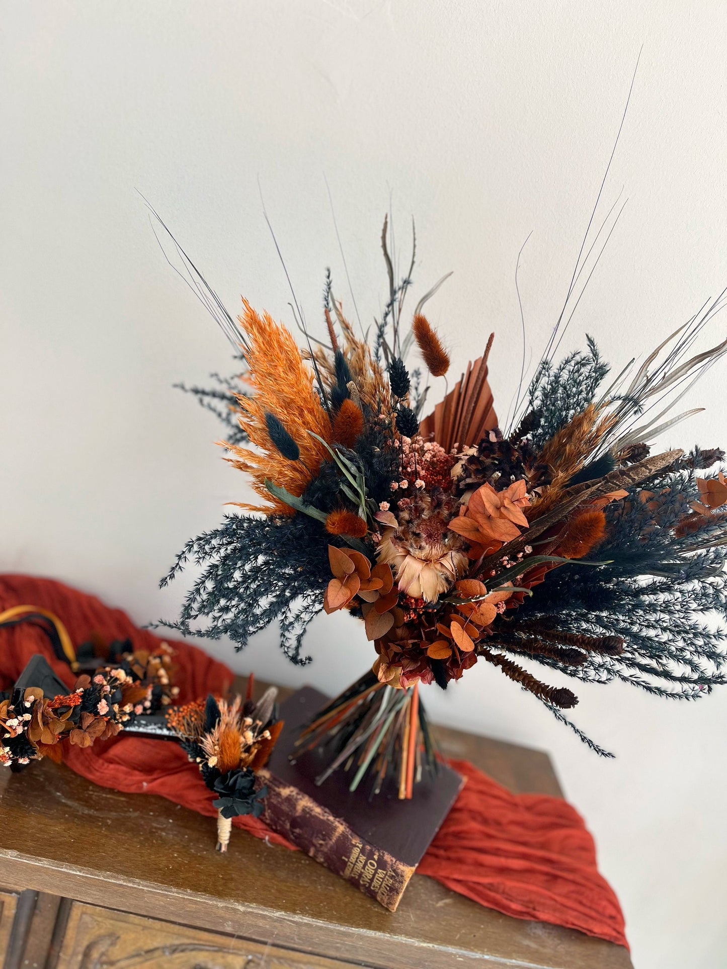 Bouquet Black Rust Moody Boho Bridal Flowers Gothic Wedding Bouquet Witchy Wedding Halloween Bridal Bouquet Misty Wedding Black Bouquet Rust