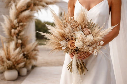 Dried Wedding Flowers in 2026: Trends, Benefits & Why Couples Choose Them