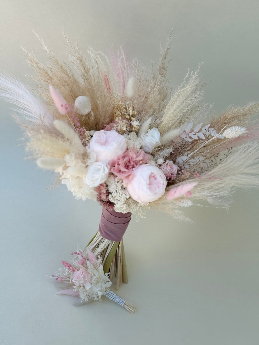 Dried blush bridal bouquet with pampas grass and roses