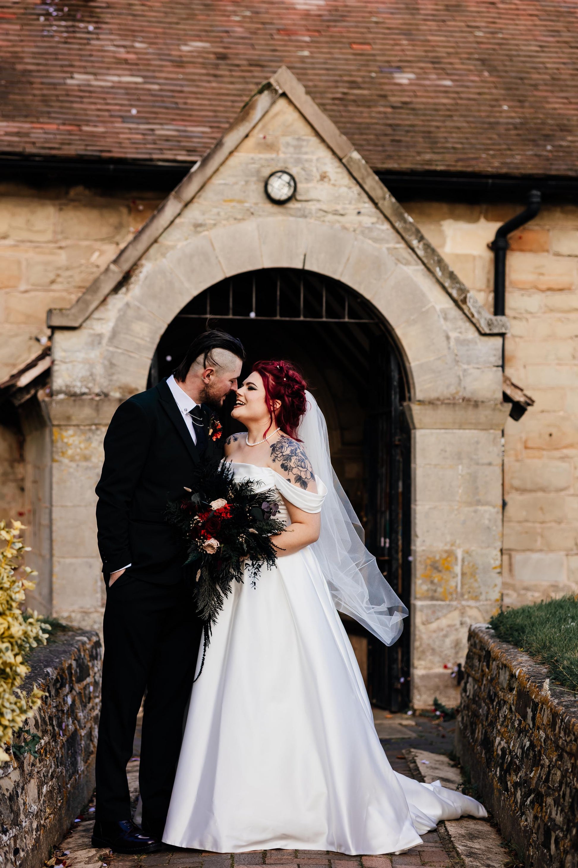 Cascade Wedding Bouquet Boho Black Bridal Bouquet Goth Wedding Cascading Bouquet Burgundy Black Bouquet Gothic Wedding Gothic Bride Flowers