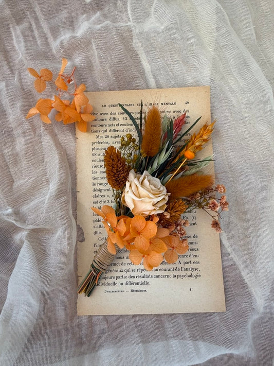 DIY Wedding Boutonnière Tutorial - Lunaria Flowers